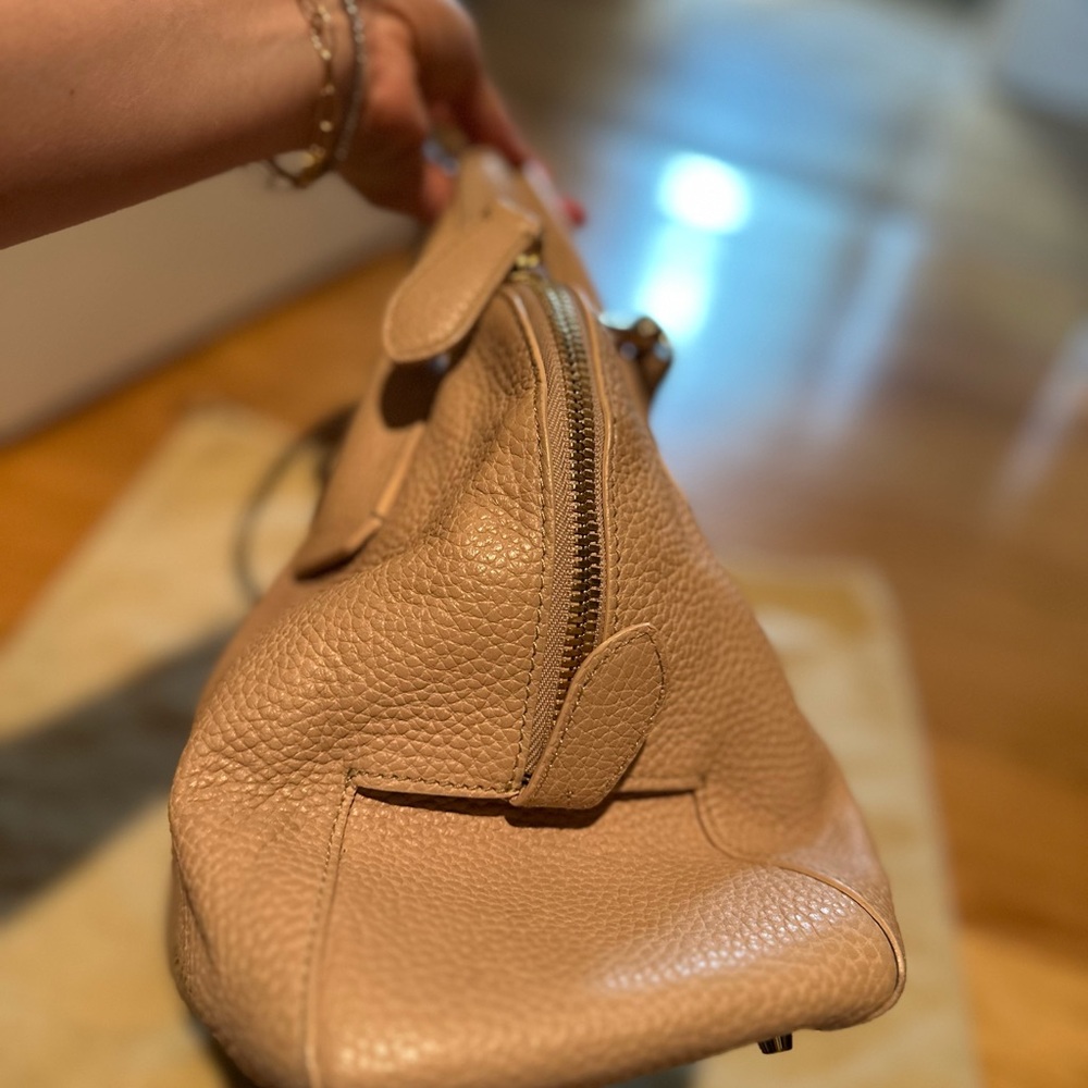 Burberry grain calf leather bowler bag in tan - Picture 5 of 7